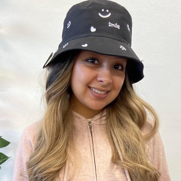 New variety of Bucket reversible hats - Picture 6 of 17